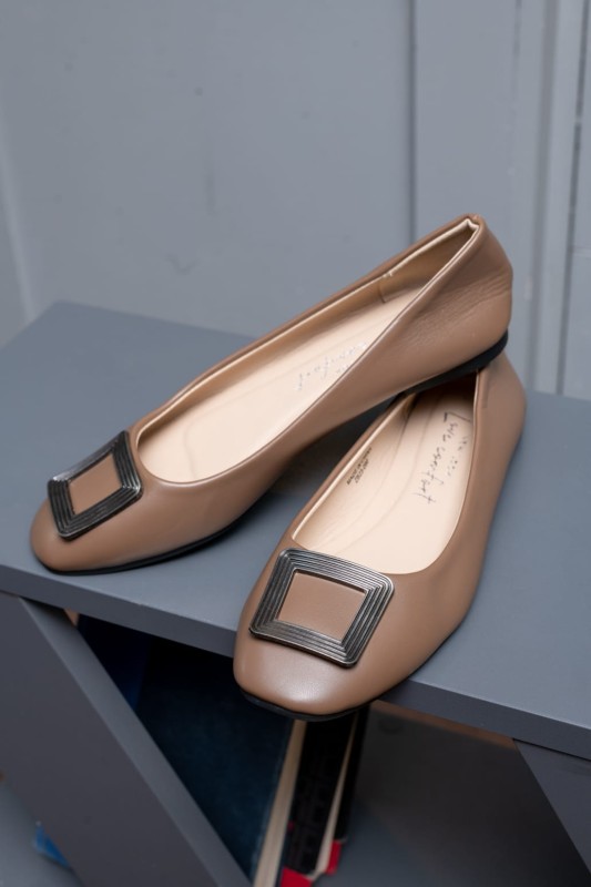 New Look Doll Shoes for Women (Black & Brown Flats)
